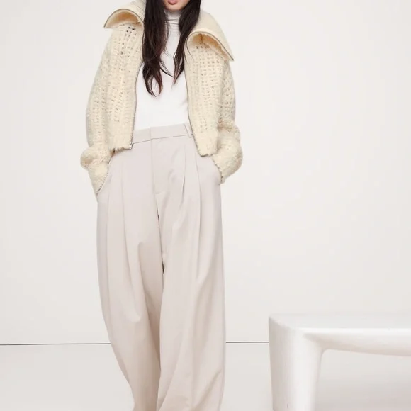 NWT Banana Republic ALPACA-WOOL BOUCLÉ ZIP-FRONT SWEATER - Picture 2 of 8